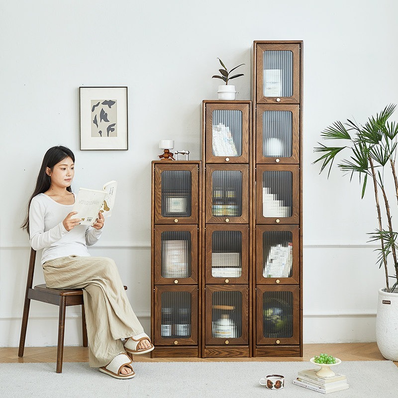 Collectible & Vintage Dolls For Wedding - Librería de madera maciza para taller
